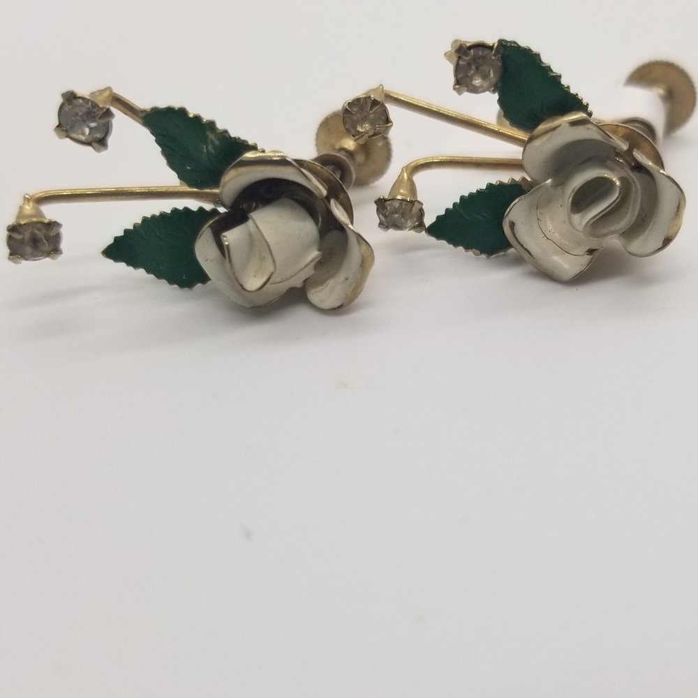 Vtg White Metal Roses with rhinestones clip-on Ear